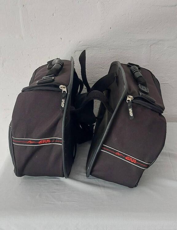 Coppia di borse laterali morbide della GIVI con co (3)