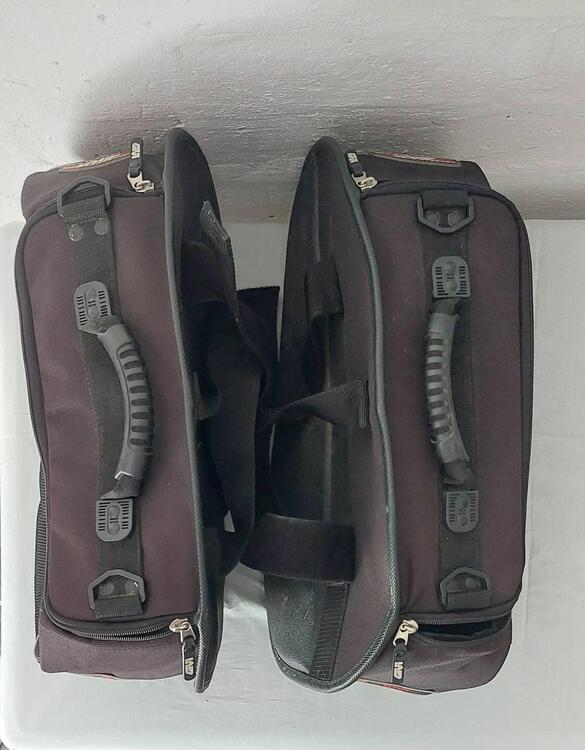 Coppia di borse laterali morbide della GIVI con co (4)