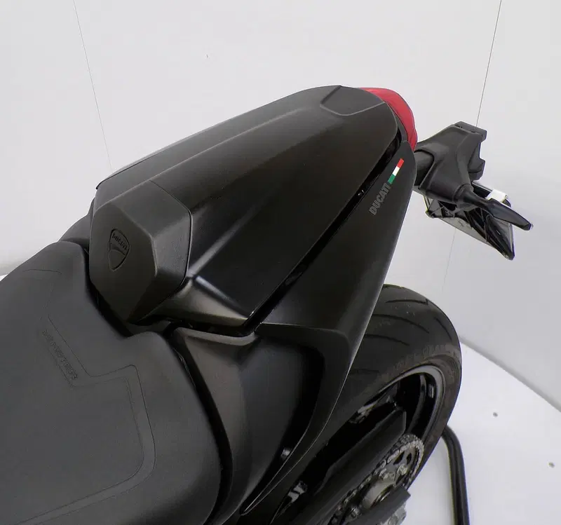 Ducati Monster 937 + (2021 - 25) (9)