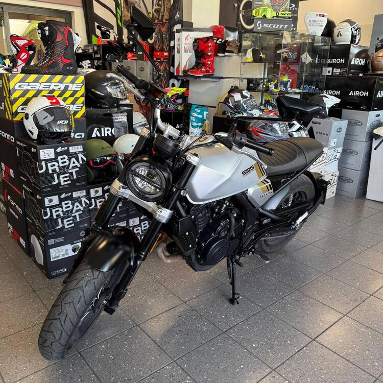 Brixton Motorcycles Crossfire 500 X (2021 - 25) (2)