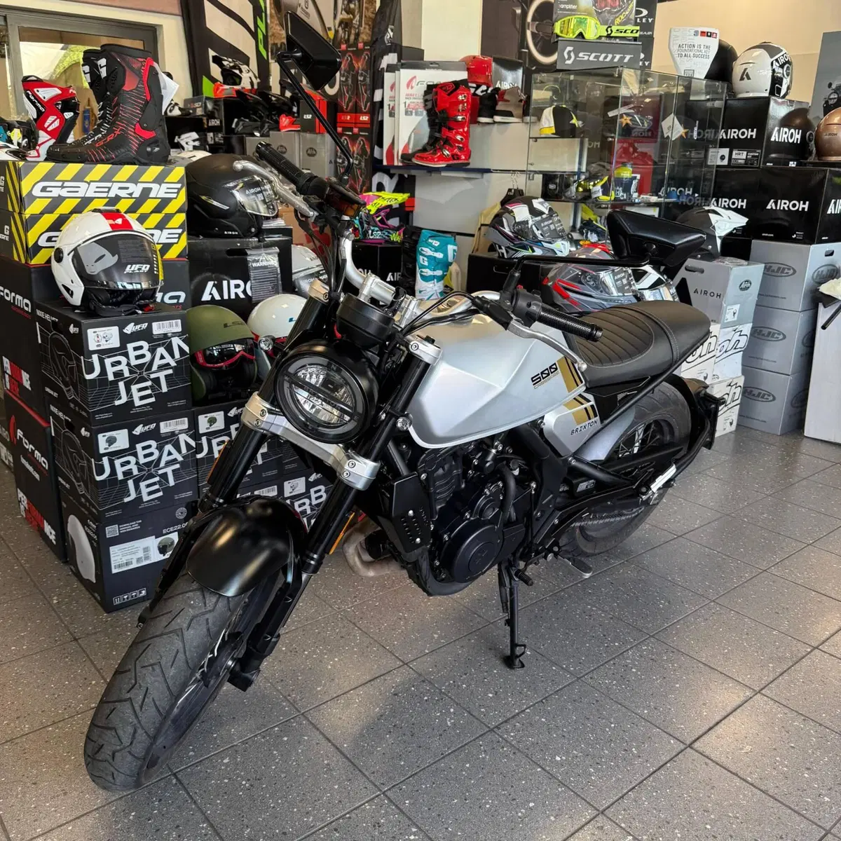 Brixton Motorcycles Crossfire 500 X (2021 - 26) (2)