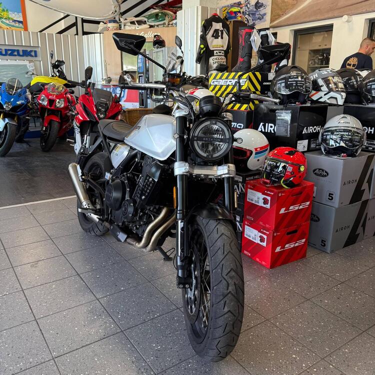 Brixton Motorcycles Crossfire 500 X (2021 - 25) (4)