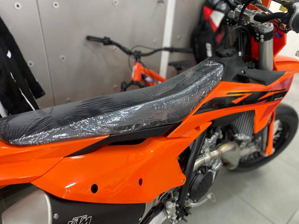 KTM 450 SMR (2025) (4)