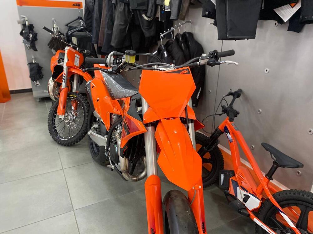 KTM 450 SMR (2025) (2)