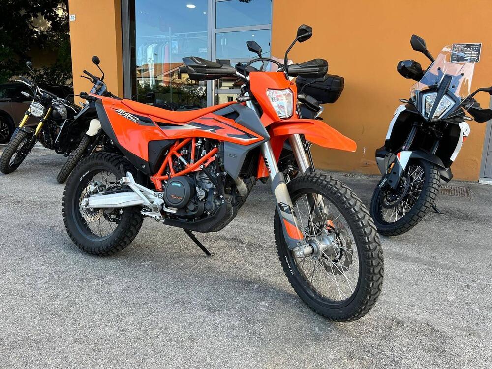 KTM 690 Enduro R (2022 - 25) (2)