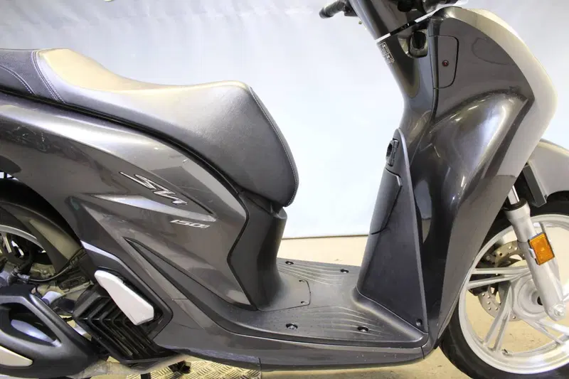 Honda SH 150i (2020 - 23) (9)