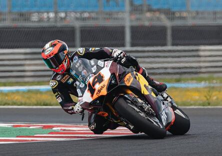 Sam Lowes primo nelle libere davanti a Toprak. Bulega ottavo [GALLERY]