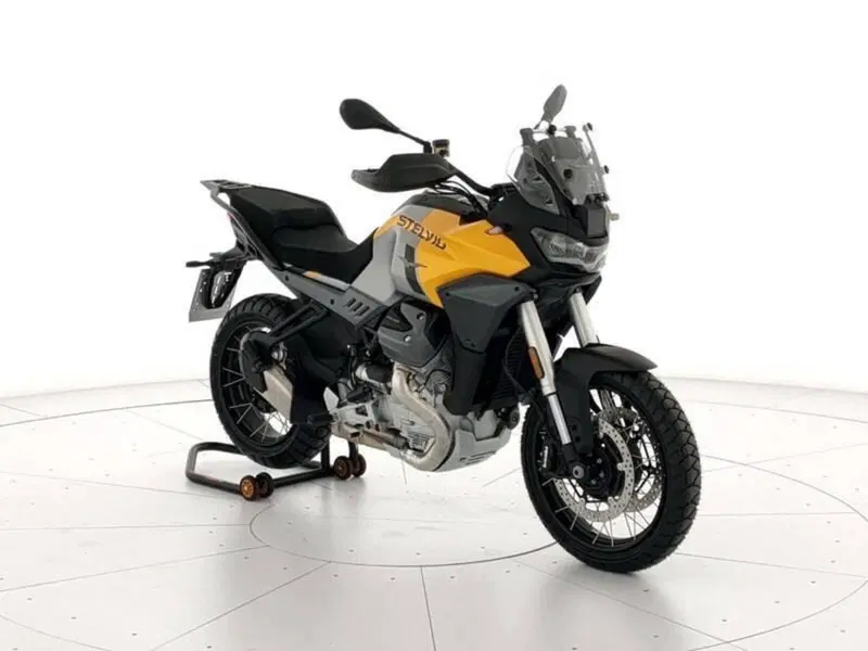 Moto Guzzi Stelvio (2024 - 26) (2)