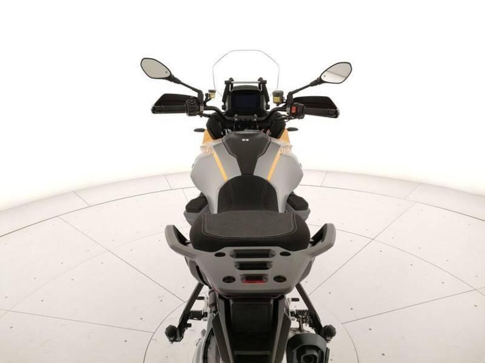 Moto Guzzi Stelvio (2024 - 25) (4)