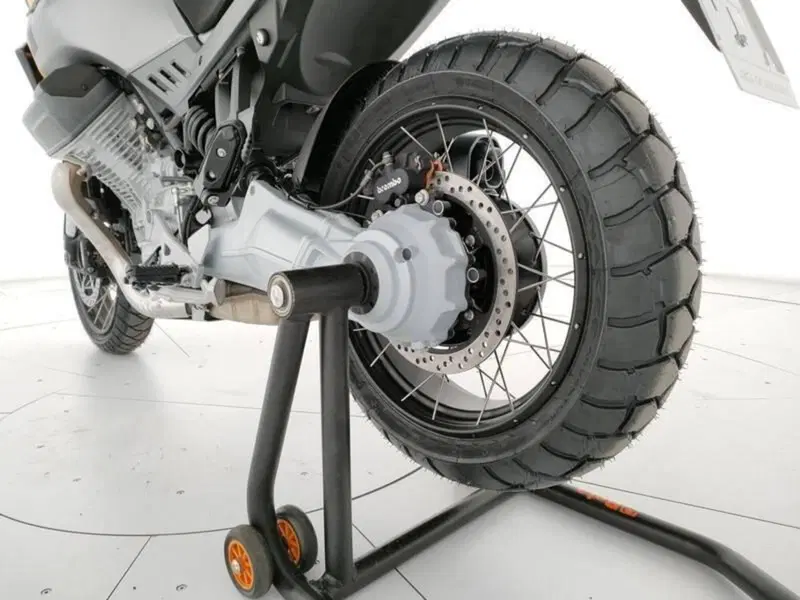 Moto Guzzi Stelvio (2024 - 26) (7)