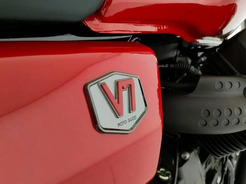 Moto Guzzi V7 Stone Corsa (2023 - 25) (8)