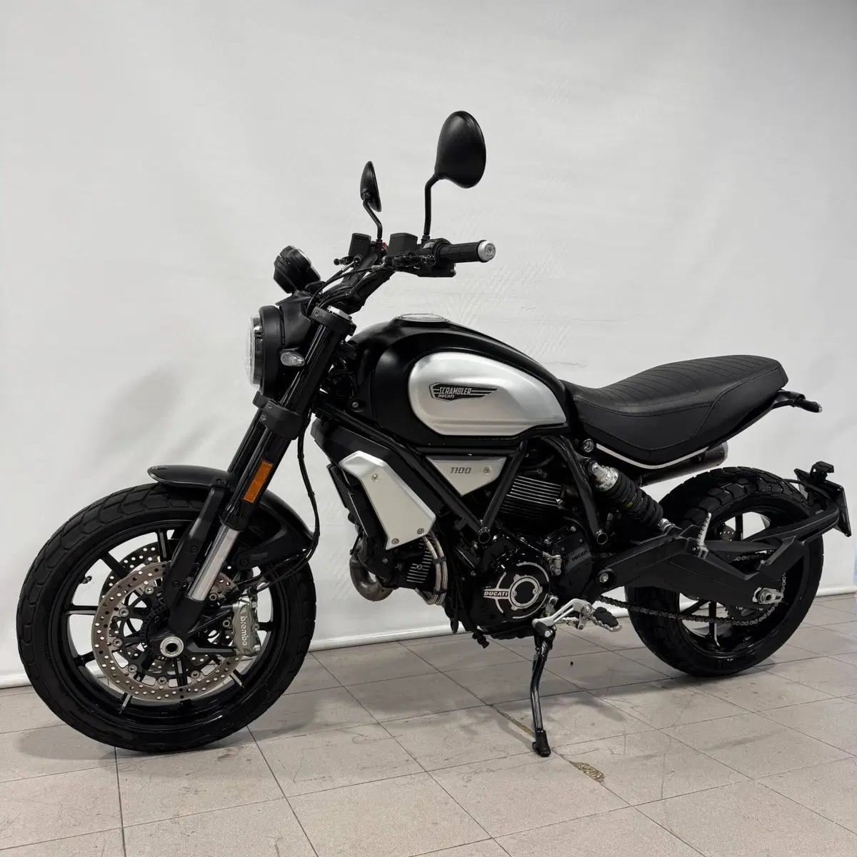Ducati Scrambler 1100 Dark Pro (2020 - 24) (2)