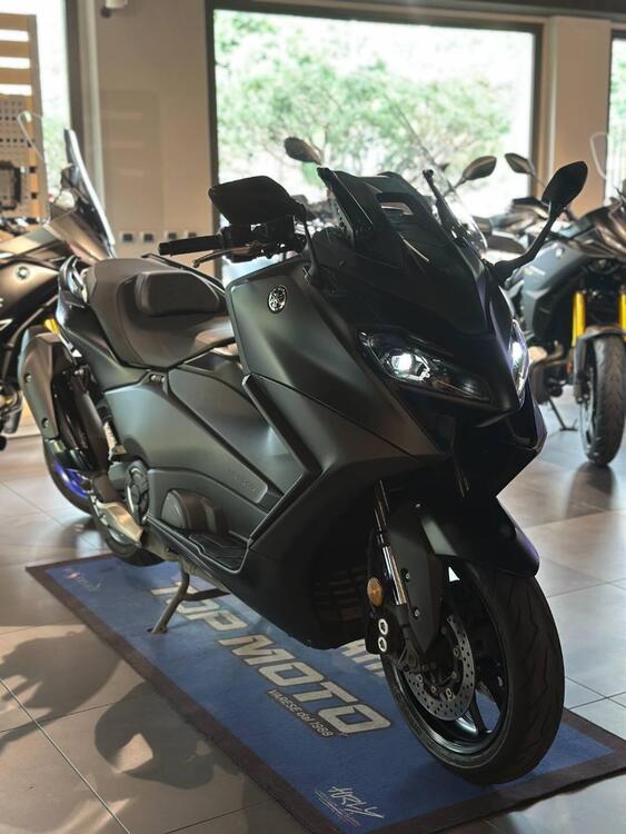 Yamaha T-Max 560 (2022 - 24) (3)