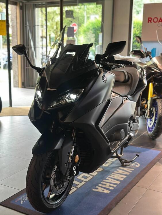 Yamaha T-Max 560 (2022 - 24) (4)