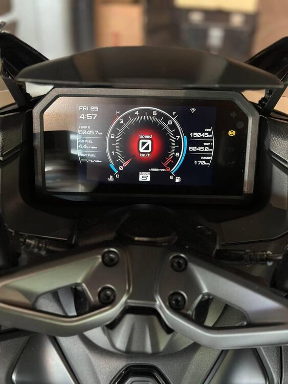 Yamaha T-Max 560 (2022 - 24) (5)