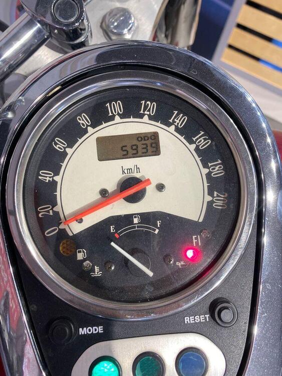 Kawasaki Vulcan VN 900 Classic (2006 - 10) (5)