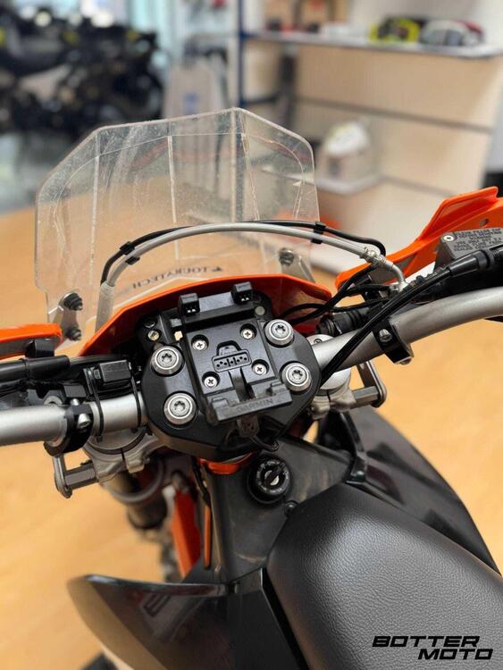 KTM 690 Enduro R (2009 - 11) (4)