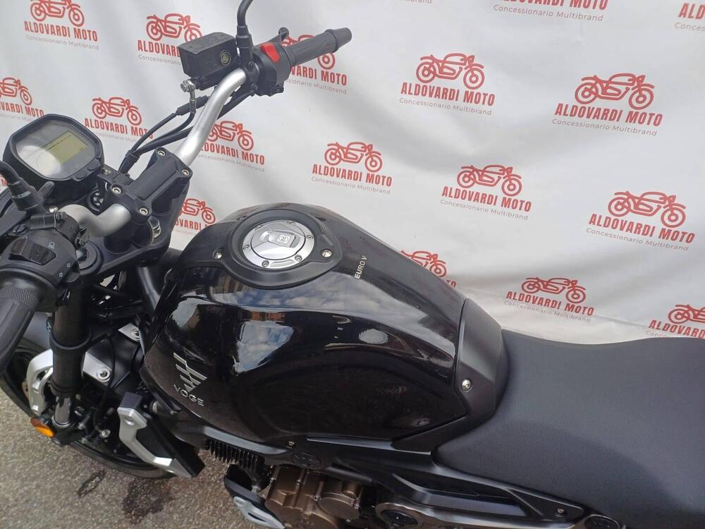 Voge Trofeo 300AC (2021 - 25) (3)