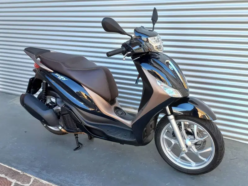 Piaggio Medley 150 ABS (2021 - 25) (4)