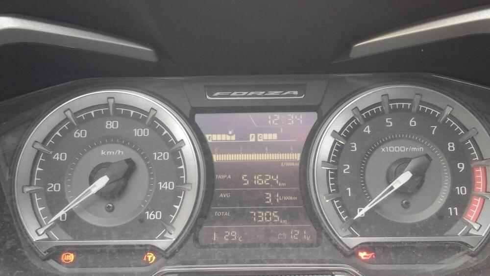 Honda Forza 350 Deluxe (2022 - 24) (4)