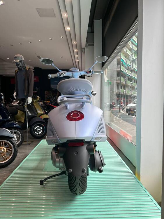 Vespa Vespa 946 Snake 125 (2025) (5)