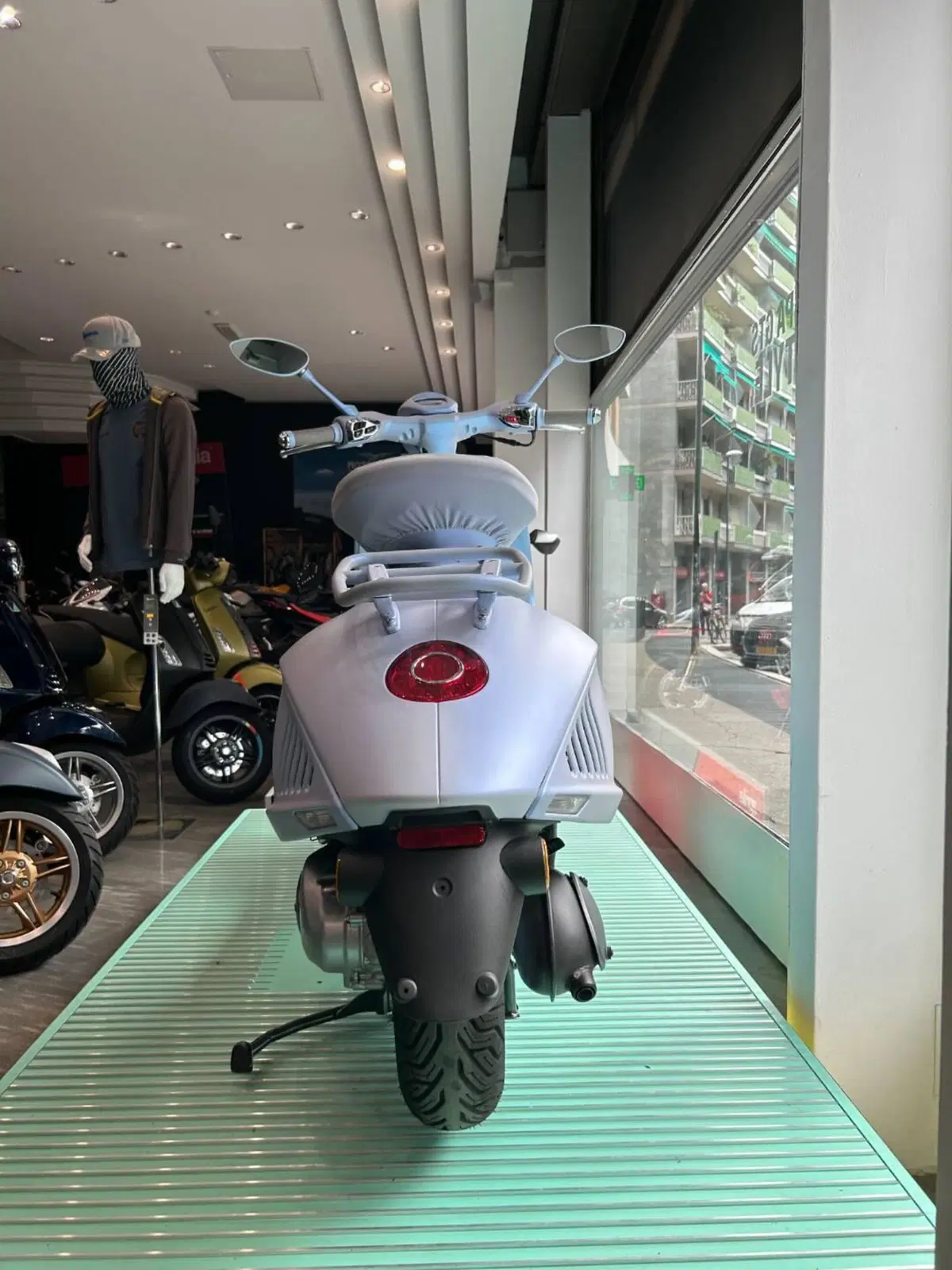 Vespa Vespa 946 Snake 125 (2025) (5)