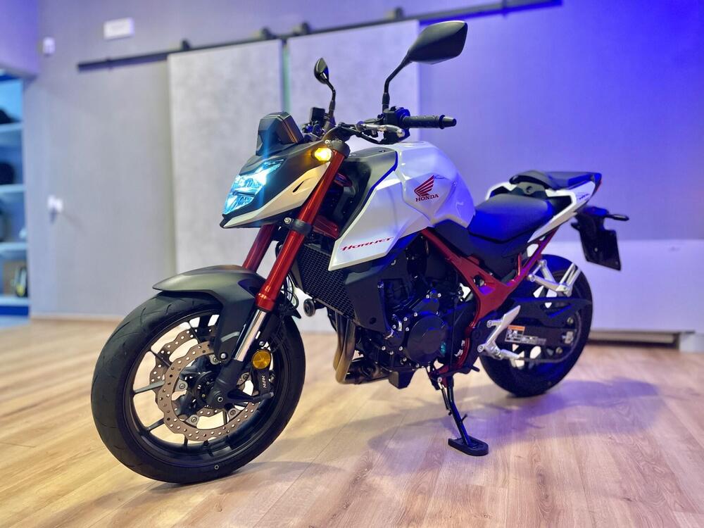 Honda CB 750 Hornet (2023 - 24) (3)