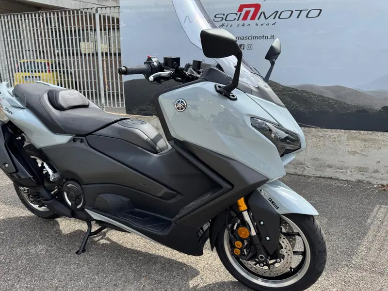 Yamaha T-Max 560 Tech Max (2025 - 26) (2)