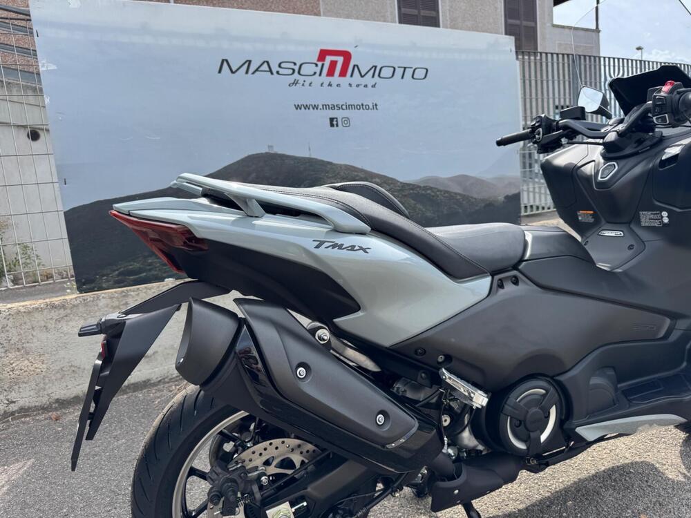 Yamaha T-Max 560 Tech Max (2025) (5)