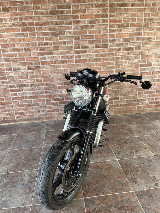 Moto Guzzi V7 II Stone (2015 - 17) (2)