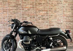 Moto Guzzi V7 II Stone (2015 - 17) usata
