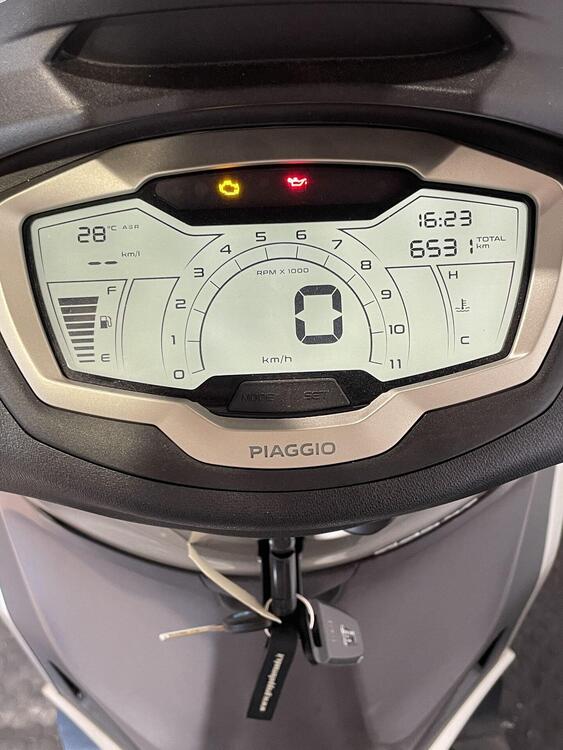 Piaggio Beverly 400 ABS-ASR (2021 - 24) (5)