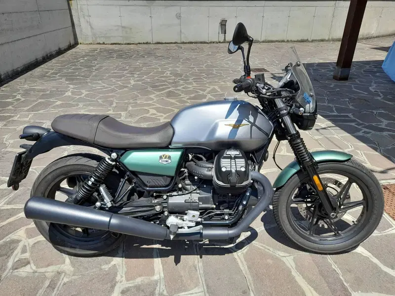 Moto Guzzi V7 Stone Centenario (2021 - 22)