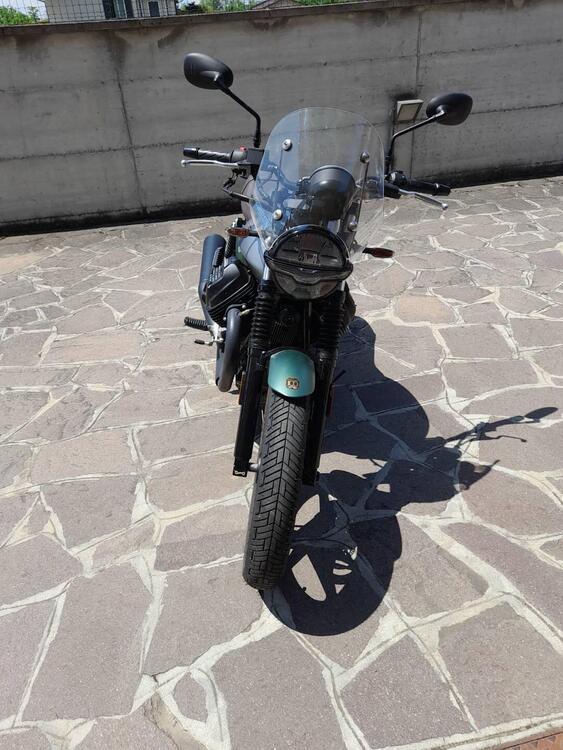 Moto Guzzi V7 Stone Centenario (2021 - 22) (4)