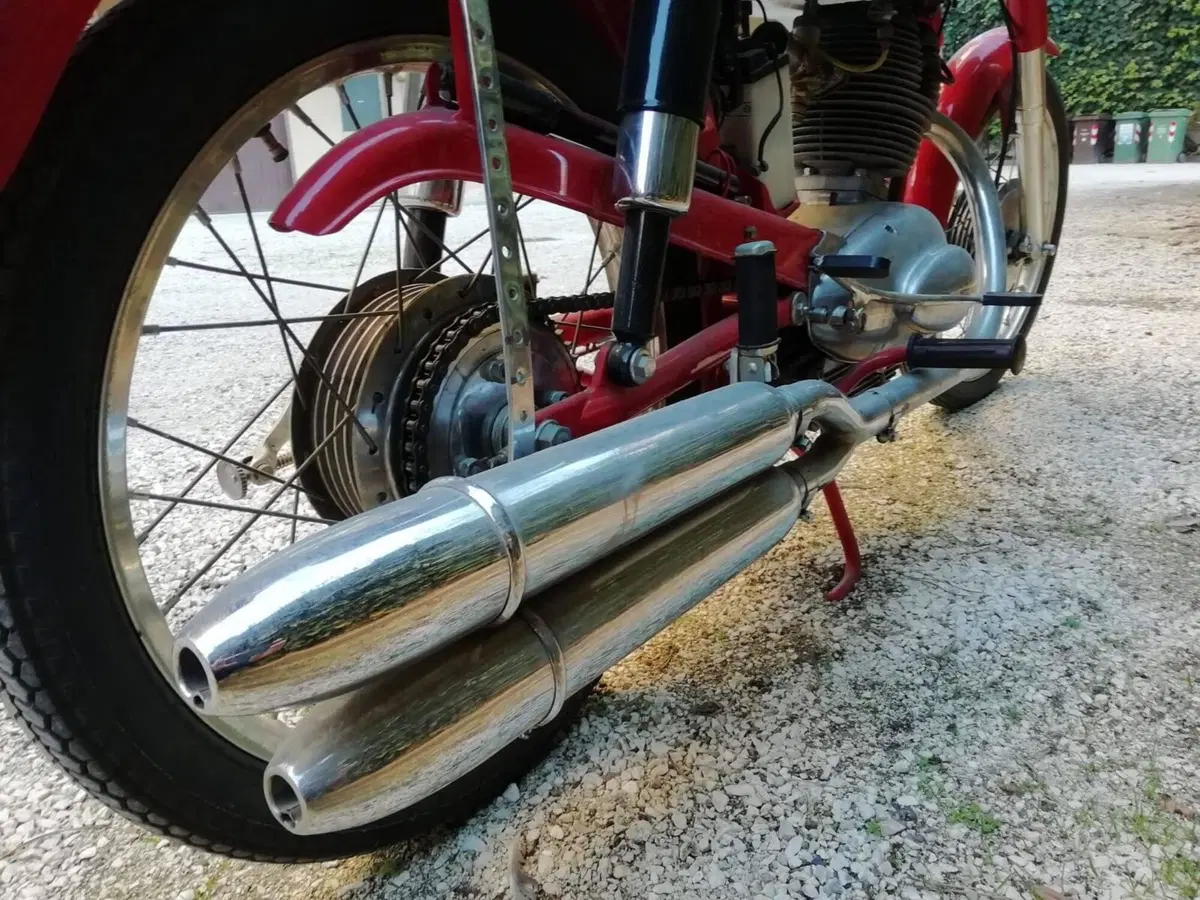 Moto Morini Tresette 175 (10)