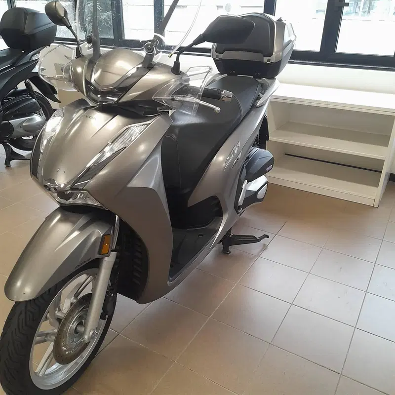 Honda SH 350 (2021 - 24) (2)