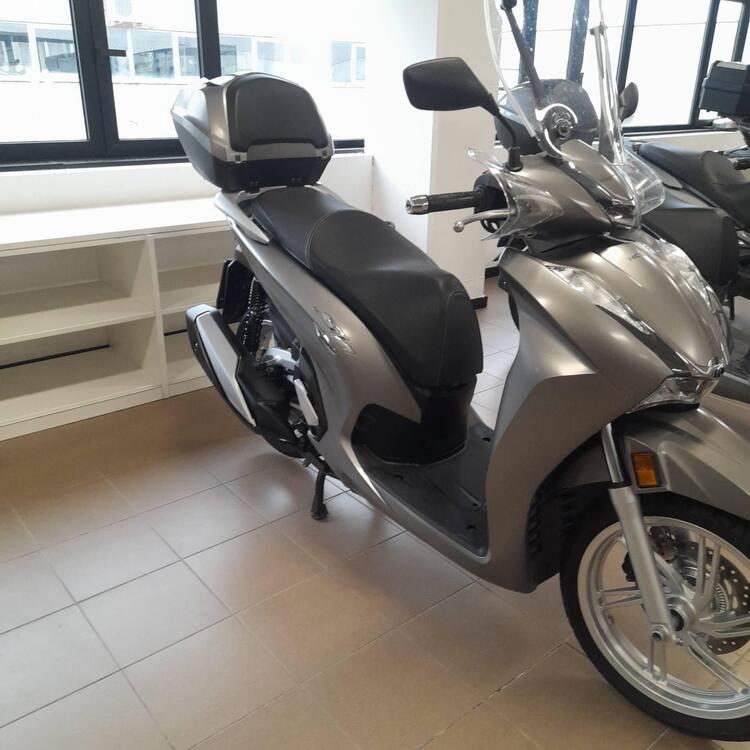 Honda SH 350 (2021 - 24) (3)