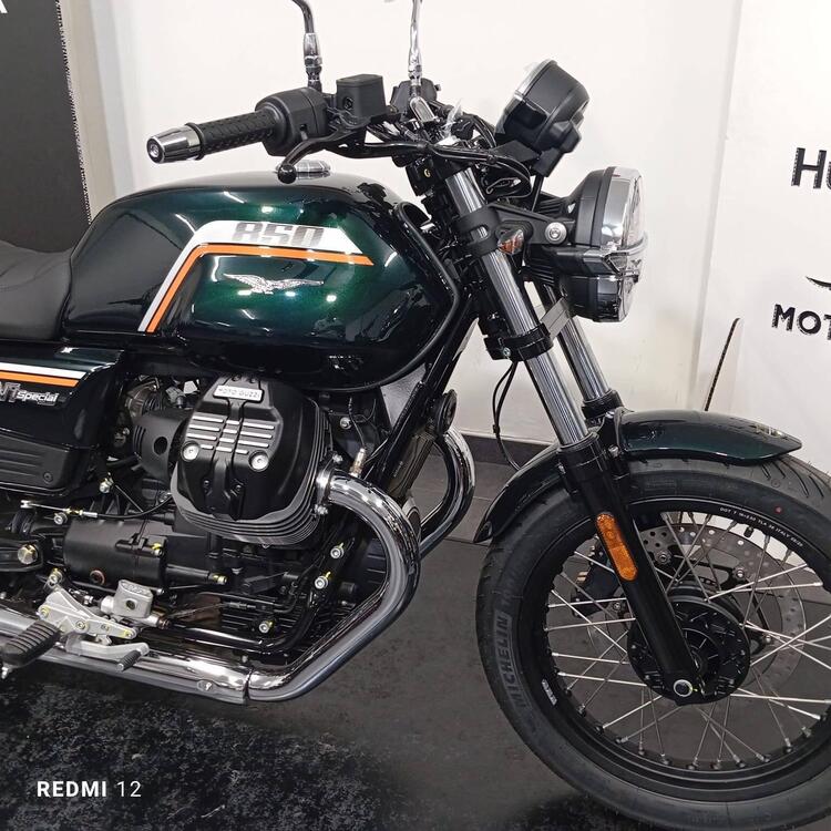 Moto Guzzi V7 Special (2025) (4)