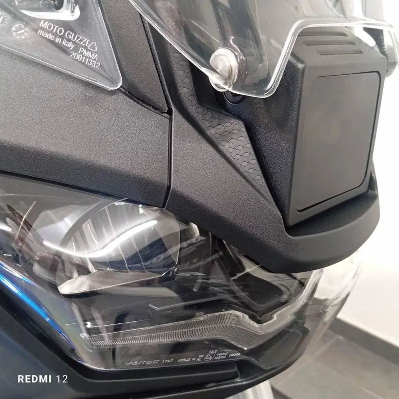 Moto Guzzi Stelvio Duecento Tributo (2025 - 26) (5)
