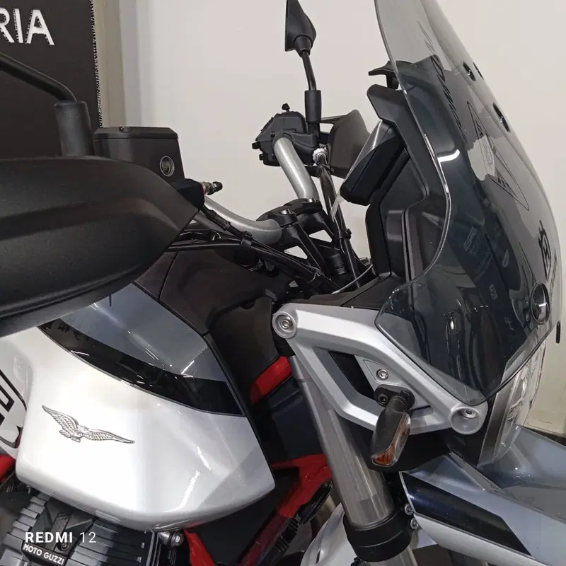 Moto Guzzi V85 TT (2024 - 26) (2)