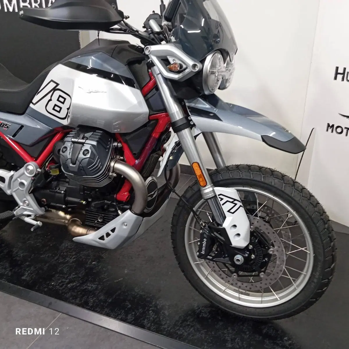 Moto Guzzi V85 TT (2024 - 26) (3)