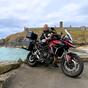 Da Milano all'Isola di Man in sella alla Triumph Tiger 900 GT PRO per il Tourist Trophy 2025 [VIDEO]