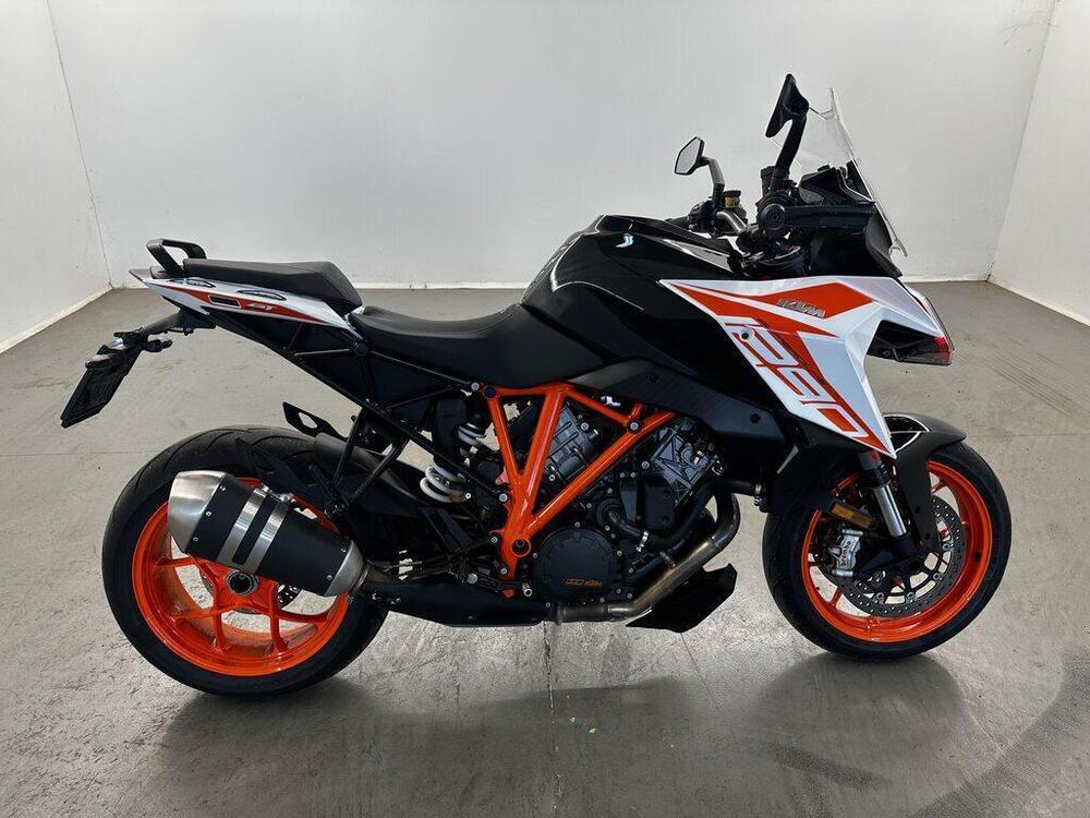KTM 1290 Super Duke R (2020) (2)