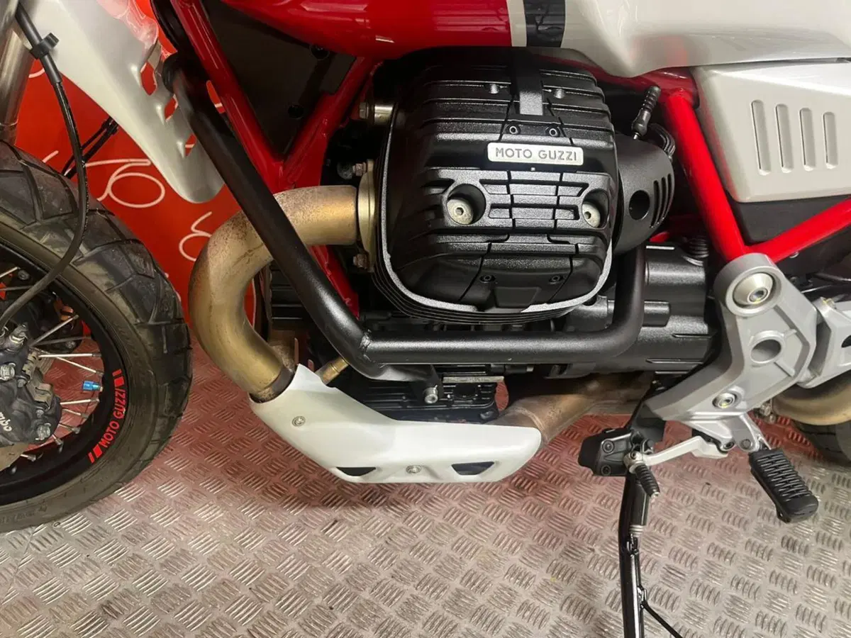 Moto Guzzi V85 TT (2019 - 20) (13)