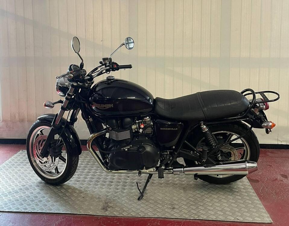 Triumph Bonneville SE (2009 - 13) (2)