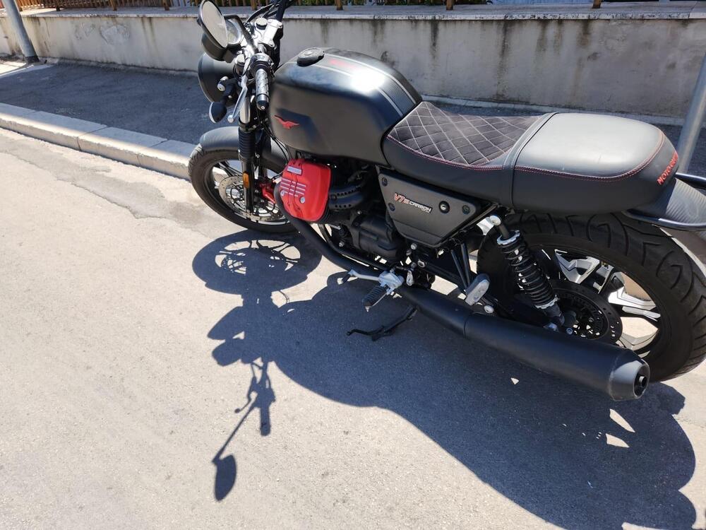 Moto Guzzi V7 III Carbon (2018 - 20) (3)