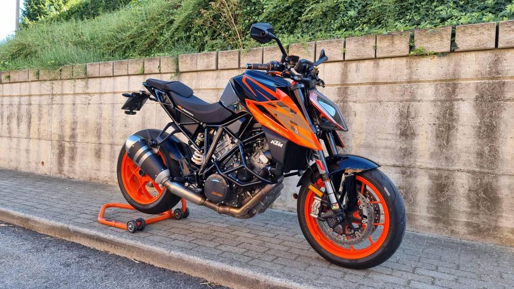 KTM 1290 Super Duke R (2019) (3)
