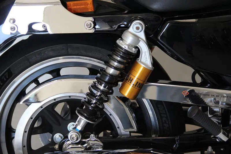 Harley-Davidson 883 Low (2008 - 12) - XL 883L (3)