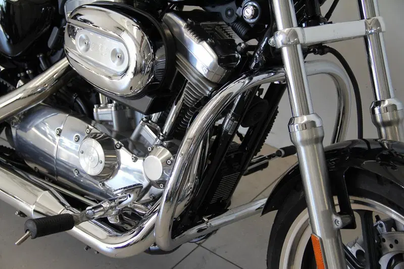 Harley-Davidson 883 Low (2008 - 12) - XL 883L (7)