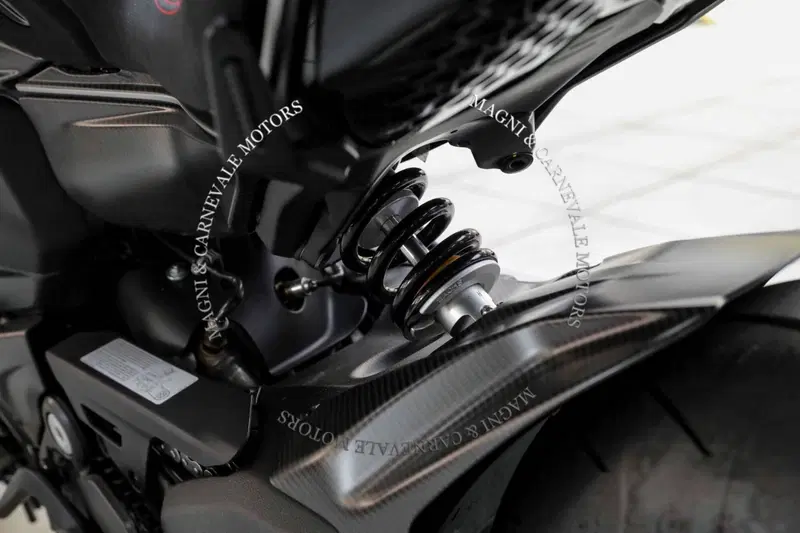 Ducati Diavel for Bentley (2024) (15)